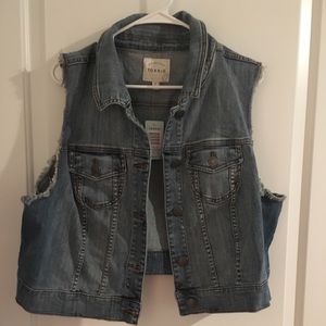 Torrid- Sleeveless Denim crop jacket